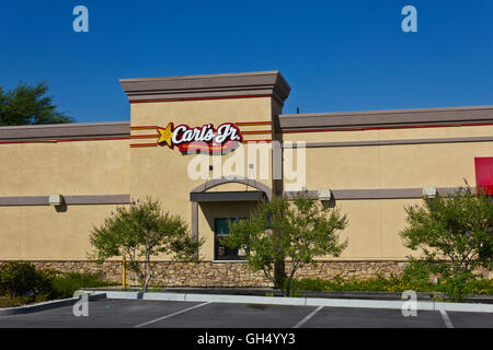 Las Vegas - Circa il luglio 2016: Carl's Jr. posizione di vendita al dettaglio. Hardee's e Carl's Jr. sono filiali di CKE Ristoranti III Foto Stock