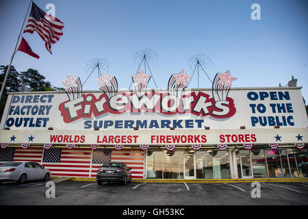 Un negozio che vende fuochi d'artificio a Knoxville, in Tennessee Foto Stock