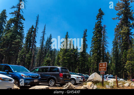 Parco Nazionale di Yosemite con fumo dal fuoco Soberanes di Monterey in California vicino a Big Sur che ha deviato la navigazione Foto Stock