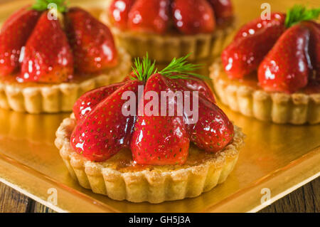 Tartellette alle fragole Foto Stock