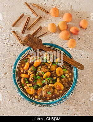 Mishmishiya. Agnello e albicocca tagine. Medio Oriente il cibo Foto Stock