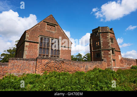 Rovine di Glenfield Lodge casa entro Glenfield Lodge Park Charnwood Forest Newtown Linford LEICESTERSHIRE REGNO UNITO Foto Stock