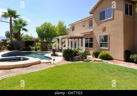 Cortile residenziale piscina nel deserto sud-ovest USA Foto Stock