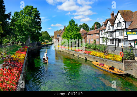 A Canterbury Kent, Regno Unito. Westgate Gardens / Fiume Stour. Punto di partenza turistico per fare gite in barca dal punt Foto Stock