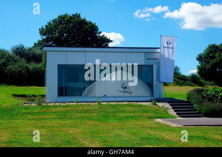 McLAREN mostra CASA RENAULT CON LA RIFLESSIONE Foto Stock