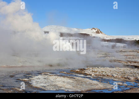 Area geotermica di Geysir nella valle di Haukadalur, Sudurland, Islanda Foto Stock