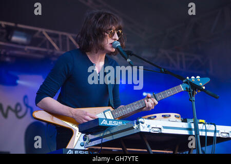 Londra, Regno Unito. 07 Ago, 2016. Adam Smith di templi compie durante il pescato dal fiume Tamigi festival a Fulham Palace il 7 agosto 2016 a Londra, Inghilterra Credito: Michael Jamison/Alamy Live News Foto Stock