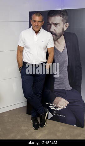 8 agosto 2016 - Selezionato Homme presenta la prima collezione come designer Antonio Banderas © Fotos Lorenzo Carnero/ZUMA filo/Alamy Live News Foto Stock