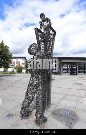 Posso vedere per miglia scultura di Andy Scott alloa clackmannanshire Scozia Luglio 2016 Foto Stock