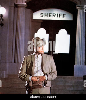 EIN MANN WIRD GEJAGT / Chase USA 1966 / Arthur Penn Marlon Brando (Sheriff Calder) Regie: Arthur Penn aka. La Chase Foto Stock