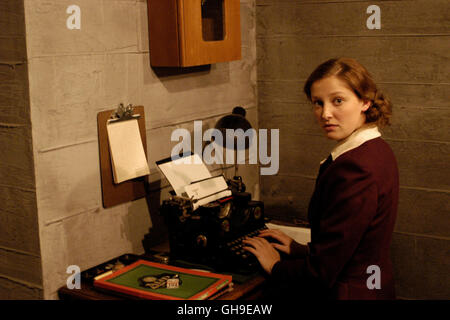 ALEXANDRA MARIA LARA (Traudl Junge, Hitlers Sekretärin) Regie: Oliver Hirschbiegel aka. Der Untergang - Hitler und das Ende des Dritten Reiches Foto Stock