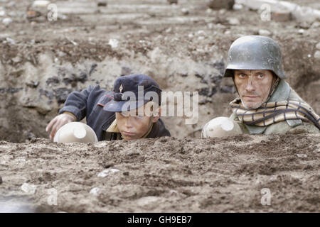 Szene mit DONEVAN GUNIA (Soldat Kranz) Regie: Oliver Hirschbiegel aka. Der Untergang - Hitler und das Ende des Dritten Reiches Foto Stock