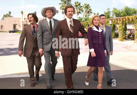 Brian Fantana (Paul Rudd), Champ tipo (David Koechner), piombo anchor Ron Burgundy (Will Ferrell), Veronica Corningstone (CHRISTINA APPLEGATE HA) e Brick Tamland (Steve Carell) sono San Diego's top-rated Channel 4 News Team. Film, Fernsehen, Kino, il Komödie Komödie Regie: Adam McKay aka. L'anchorman: La leggenda di Ron Burgundy Foto Stock