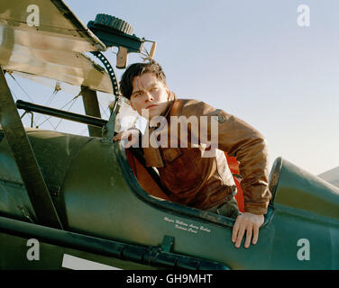 AVIATOR USA 2004 Martin Scorsese Howard Hughes (LEONARDI DiCAPRIO) in seinem Flugzeug. Regie: Martin Scorsese Foto Stock