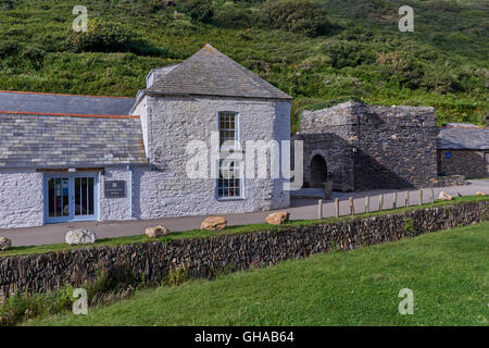 Boscastle è un villaggio ed un porto di pesca sulla costa nord della Cornovaglia, England, Regno Unito Foto Stock