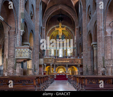 All'interno della Cattedrale Metropolitana di Santa Maria Assunta e San Geminiano di Modena. Emilia Romagna. L'Italia. Foto Stock