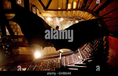BATMAN BEGINS USA 2005 Christopher Nolan Actionszene: Batman (Christian Bale) Regie: Christopher Nolan Foto Stock