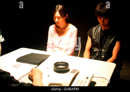 BIN JIP Corea Kim 2004 Ki-Duk Sunhwa (Lee Seung-yeon) e il tau-suk (JAE HEE) Regie: Kim Ki-Duk Foto Stock