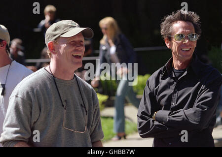 DAS rimonta Cinderella Man USA 2005 Ron Howard il regista Ron Howard e il produttore Brian Grazer sul set. Regie: Ron Howard aka. Cinderella Man Foto Stock