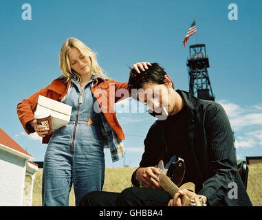 Non BUSSANO Germania/Francia 2005 Wim Wenders Sky (SARAH POLLEY) e Earl (GABRIEL MANN) Regie: Wim Wenders Foto Stock