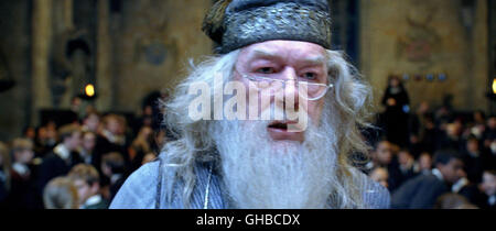 HARRY POTTER UND DER FEUERKELCH Harry Potter e il calice di fuoco USA 2005 Mike Newell il professor Dumbledore (michael Gambon) Regie: Mike Newell aka. Harry Potter e il calice di fuoco Foto Stock