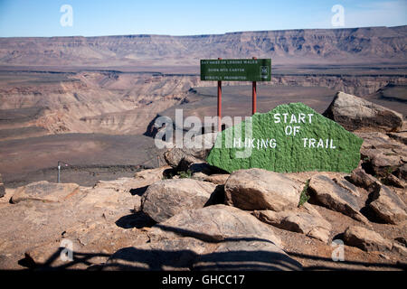 Il sentiero inizia il Fish River Canyon in Namibia Foto Stock