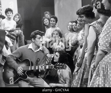 Sei cinque speciali il 6.5 SPECIALE REGNO UNITO 1957-1958 TV speciale di musica negli anni cinquanta con il cantautore RUSS HAMILTON aka. La speciale 6.5 Foto Stock