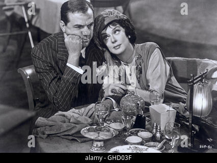 GYPSY USA 1962 Mervyn LeRoy Karl Malden (Herbie Sommers) e Rosalind Russell (Rose Hovick) in corrispondenza di un tempo di tè scena. Regie: Mervyn LeRoy Foto Stock