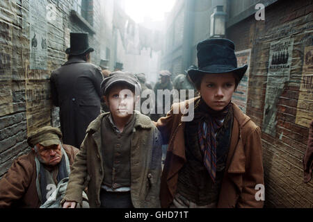 OLIVER TWIST UK/Repubblica ceca/FR/IT 2005 Roman Polanski Oliver Twist (BARNEY CLARK) e evasore Artful (HARRY EDEN) Regie: Roman Polanski Foto Stock