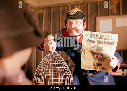 DER RÄUBER HOTZENPLOTZ D 2006 Gernot Roll Wachtmeister Dimpflmoser (PIET KLOCKE) Regie: Gernot Roll Foto Stock
