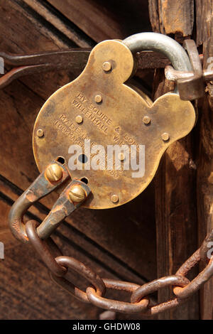 In ottone antico bloccare Foto Stock