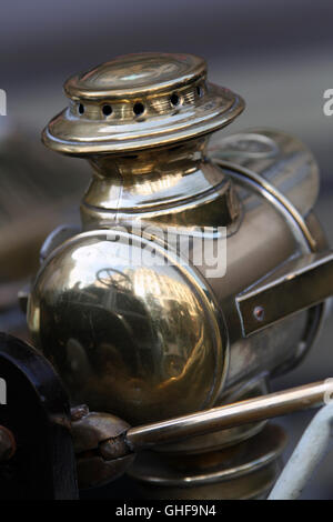 Dettaglio del veterano Renault auto nel 1902 presso il Regent Street Motor Show, Londra, Regno Unito. Foto Stock