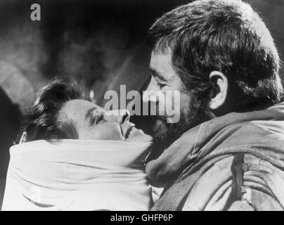 Il leone IN INVERNO UK 1968 Anthony Harvey Katharine Hepburn (Eleonora di Aquitania) e Peter O'Toole (Re Enrico II ) Regie: Anthony Harvey Foto Stock