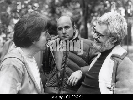 DUSTIN HOFFMAN con il regista/scrittore Robert Benton e produttore STANLEY JAFFE relax sul set durante le riprese. Regie: Robert Benton Foto Stock