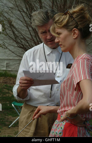 Inland Empire / Direttore David Lynch e Laura Dern sul set Regie: David Lynch aka. Inland Empire Foto Stock