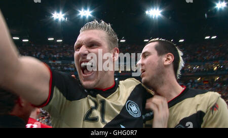 Projekt Gold - Eine deutsche pallamano-WM / von links nach rechts: LARS KAUFMANN, PASCAL GALLINE Regie: Winfried Oelsner aka. Projekt Gold - Eine deutsche pallamano-WM Foto Stock