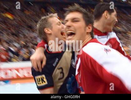 Projekt Gold - Eine deutsche pallamano-WM / von links nach rechts: MICHAEL HEGEMANN, CARSTEN LICHTLEIN, HENNING FRITZ Regie: Winfried Oelsner aka. Projekt Gold - Eine deutsche pallamano-WM Foto Stock