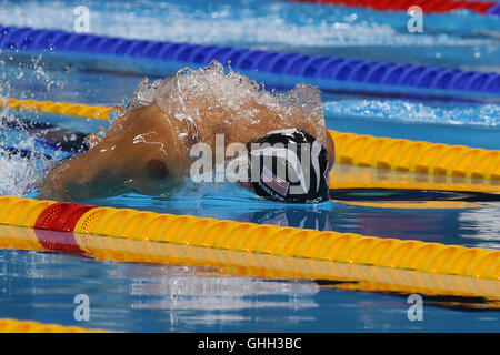 Rio De Janeiro, Rio de Janeiro, Brasile. Il 9 agosto, 2016. Nuotatore Michael Phelps degli Stati Uniti celebra vincendo la medaglia d'oro nei 200 m uomini butterfly nel 2016 Giochi Olimpici alla Olympic Aquatic Park, nella tarda sera di martedì. Questo è il 20 oro olimpico Phelps. Credito: Geraldo Bubniak/ZUMA filo/Alamy Live News Foto Stock