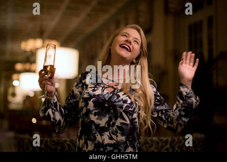 Palm Beach, Florida, Stati Uniti d'America. Il 27 settembre, 2016. Il Breeze Pollard celebra girando 21 con lo champagne a HMF in Palm Beach, Florida il 27 settembre 2016. © Allen Eyestone/Palm Beach post/ZUMA filo/Alamy Live News Foto Stock