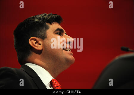 Liverpool, in Inghilterra. Il 28 settembre 2016. Richard Burgon, Shadow il Segretario di Stato per la giustizia, offre un discorso durante la sessione della mattina del quarto e ultimo giorno del partito laburista conferenza annuale presso la ACC Centro Conferenze. Questa conferenza è seguito Jeremy CorbynÕs rielezione come leader del partito laburista dopo nove settimane di campagna contro i compagni di candidato, Owen Smith. Questa è la sua seconda vittoria di leadership in poco più di dodici mesi ed è stato avviato con la decisione di Angela Eagle per stare in piedi contro di lui. Kevin Hayes/Alamy Live News Foto Stock