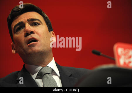 Liverpool, in Inghilterra. Il 28 settembre 2016. Andy Burnham, Shadow Segretario di Stato, offre un discorso durante la sessione della mattina del quarto e ultimo giorno del partito laburista conferenza annuale presso la ACC Centro Conferenze. Questa conferenza è seguito Jeremy CorbynÕs rielezione come leader del partito laburista dopo nove settimane di campagna contro i compagni di candidato, Owen Smith. Questa è la sua seconda vittoria di leadership in poco più di dodici mesi ed è stato avviato con la decisione di Angela Eagle per stare in piedi contro di lui. Kevin Hayes/Alamy Live News Foto Stock