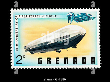 Francobollo Grenada raffigurante il Deutschland, settantacinquesimo anniversario del primo volo zeppelin. Foto Stock