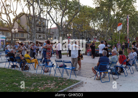 Les Estivales de Montpellier : degustazione di vino e le animazioni in estate Venerdì a Montpellier, Languedoc-Roussillon, Francia Foto Stock