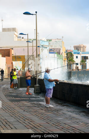 LAS PALMAS DE GRAN CANARIA, Spagna - 31 luglio 2016: vista la pesca del distretto di San Cristobal, a sud di Las Palmas di Gran Canaria, Ca Foto Stock