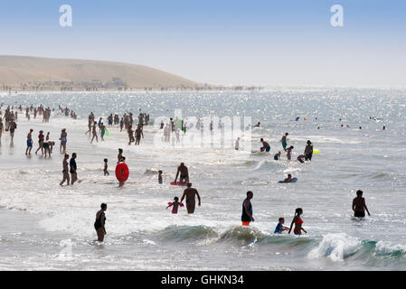 MASPALOMAS, GRAN CANARIA - Agosto 2, 2016: Spiaggia Maspalomas si trova nel sud di Gran Canaria, nel cuore di uno dei Foto Stock