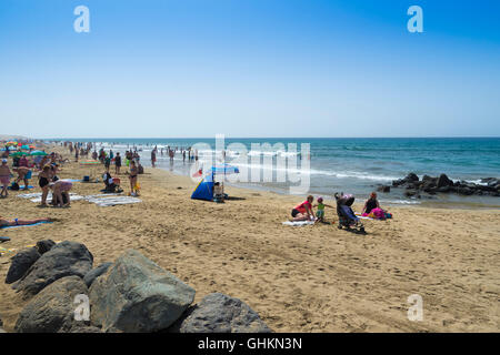 MASPALOMAS, GRAN CANARIA - Agosto 2, 2016: Spiaggia Maspalomas si trova nel sud di Gran Canaria, nel cuore di uno dei Foto Stock