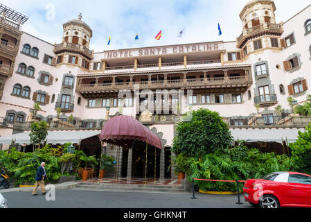 LAS PALMAS DE GRAN CANARIA, Spagna - 3 agosto 2016: Hotel Santa Catalina è stato inaugurato nel gennaio 1890, è il più antico del Foto Stock