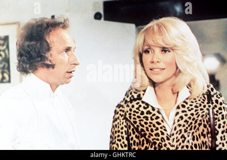 Parodie auf die Geheimdienstarbeit mit dem angeblichen Top-Agenten Francois (Pierre Richard). Hier mit Christine (MIREILLE DARC). Regie: Yves Robert aka. Le Grand Blond avec une Chaussure Noire Foto Stock