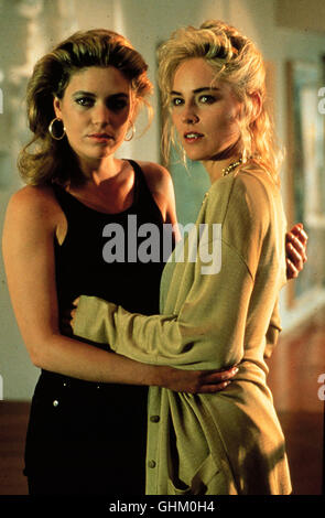 Nick verfällt aufreizenden dem Charme von Catherine (sharon stone), die nebenbei nei Roxy (LEILANI SARELLE) eine lesische, eifersüchtige Liebhaberin hat ... Regie: Paul Verhoeven aka. Istinto di base Foto Stock