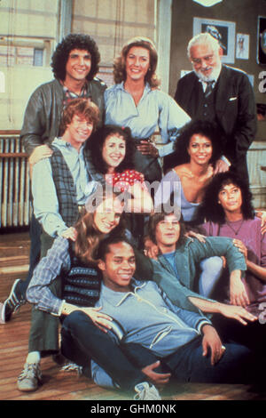 An der renommierten Hochschule für darstellende Künste drängen sich die Bewerber zur alljährlichen Aufnahmeprüfung. hinten: Bruno (LEE CURRERI),Miss Sherwood,Shorosky (ALBERT AIA) mitte: Doris und Lydia vorne: Julie, Leroy (ANTHONY RAY), Danny und Coco (IRENE CARA). Regie: Alan Parker aka. La fama Foto Stock